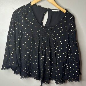 Floreat‎ Size Small Black and Gold Blouse